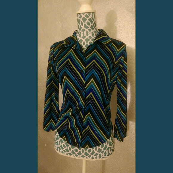 👉3 /20 - MULTI COLORED  CHEVRON BLOUSE - Picture 1 of 2